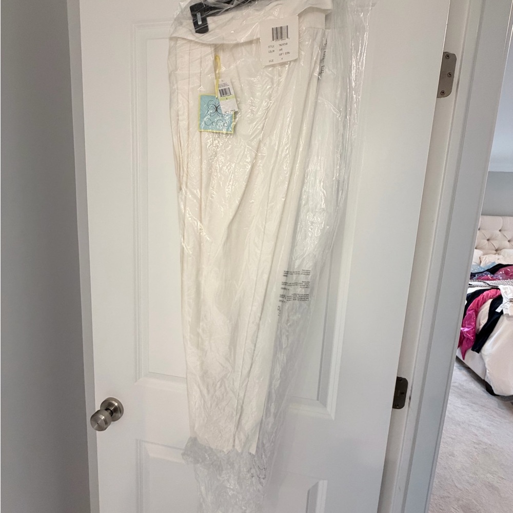 CeCe Classic White Trousers